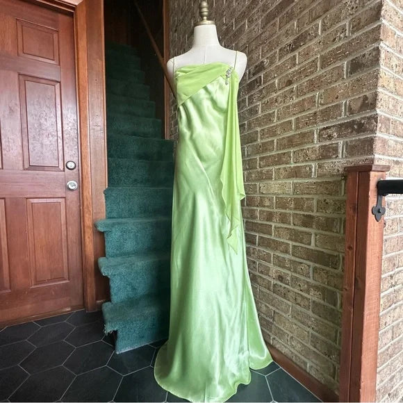 Green Vintage Elegant Fairy Long Satin Princess Floor Length Prom Dress Homecoming Gown Evening Gown Party Dress nv3628