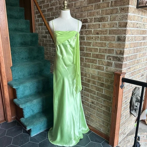 Green Vintage Elegant Fairy Long Satin Princess Floor Length Prom Dress Homecoming Gown Evening Gown Party Dress nv3628