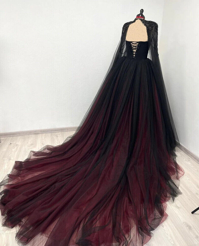 Robe de soirée sans manches en tulle dégradé noir et rouge | Robe de gala glamour luxueuse avec cape perlée et traîne bustier NV6298