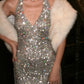 Robe de soirée sirène argentée à sequins, décolleté plongeant et col halter - Taille et couleur personnalisables NV6542