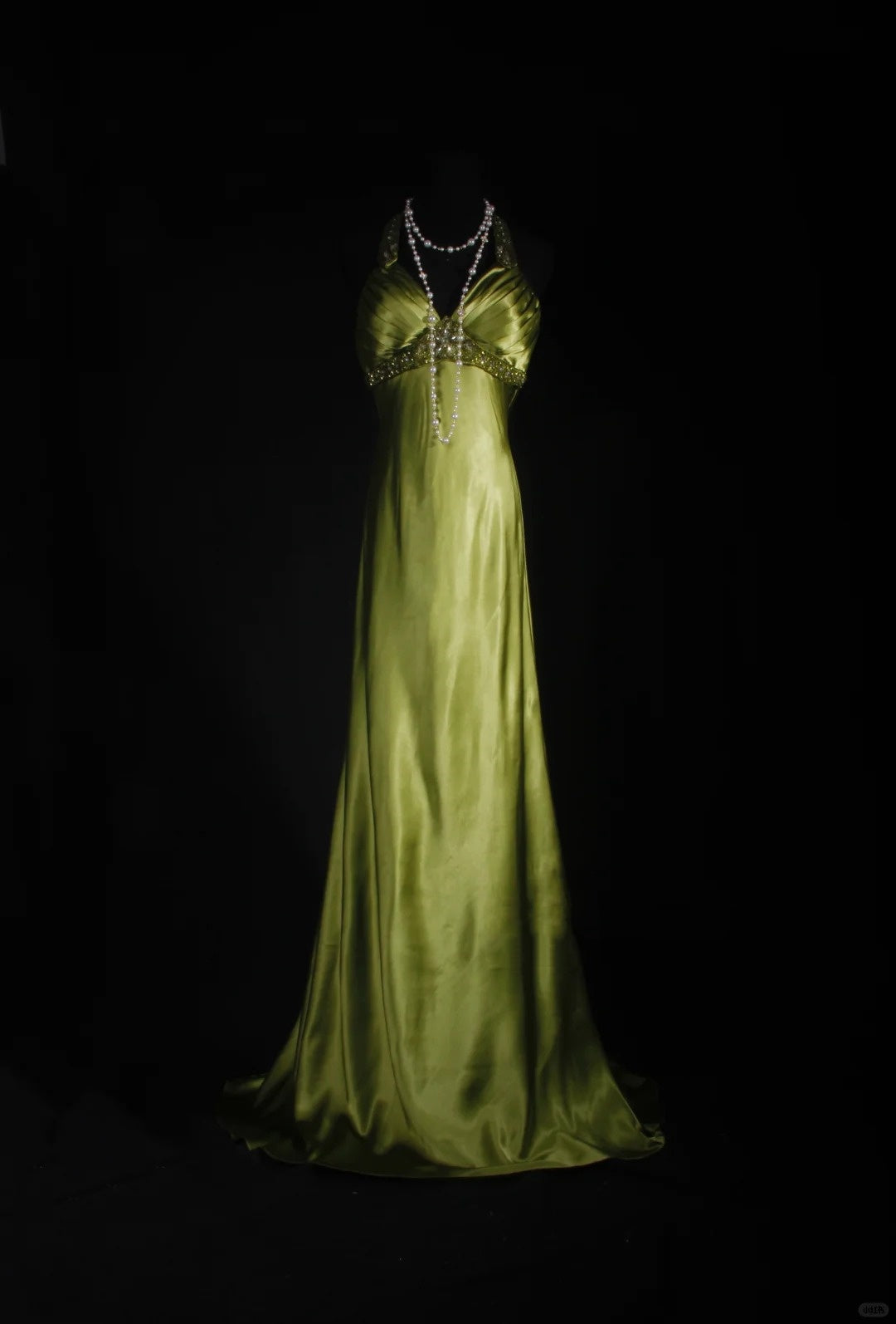 Green Vintage Elegant Exquisite Beading Long Satin Floor Length Train Ball Gown Evening Gown Party Dress nv4121