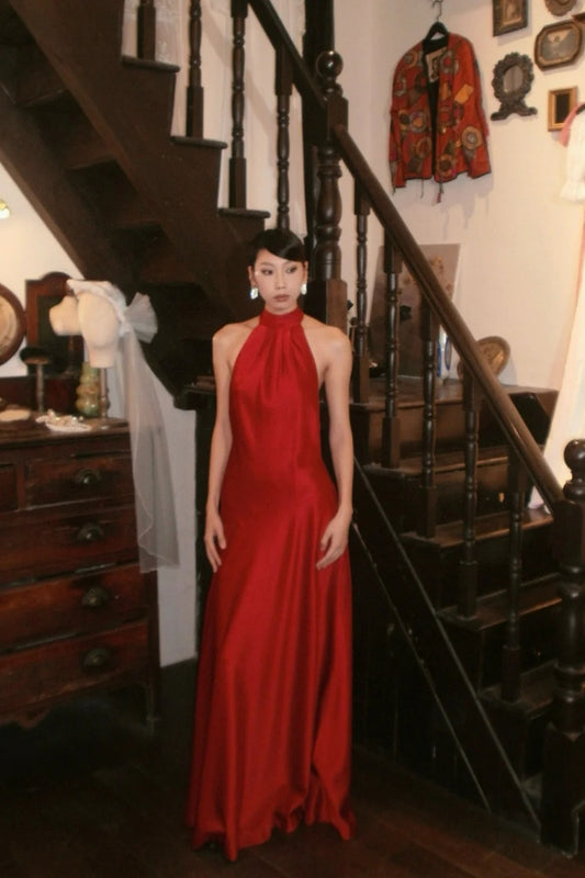 Robe de soirée longue élégante en satin avec bretelles rouges NV6603