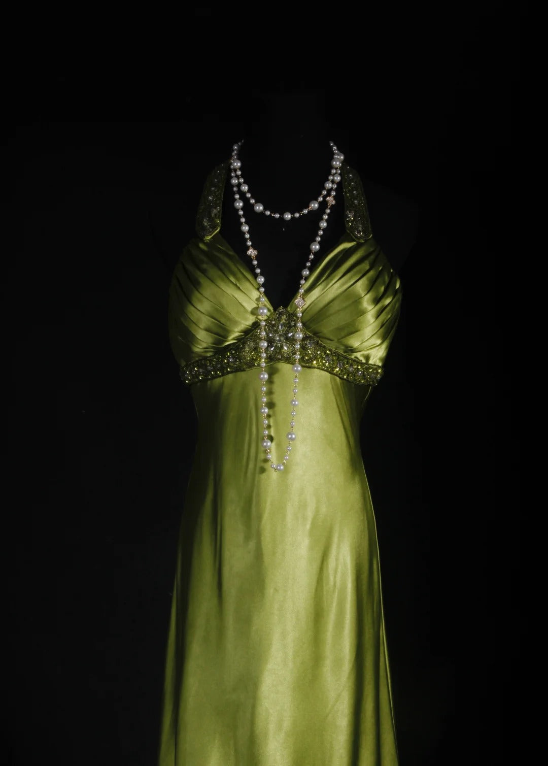 Green Vintage Elegant Exquisite Beading Long Satin Floor Length Train Ball Gown Evening Gown Party Dress nv4121