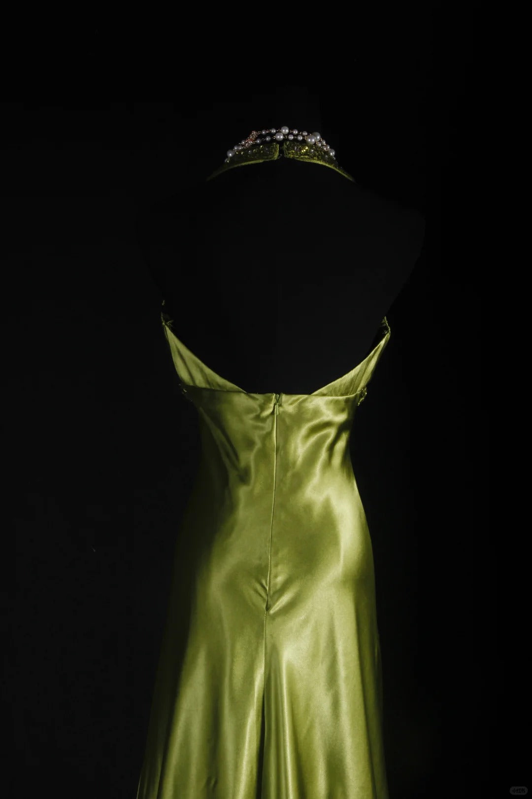 Green Vintage Elegant Exquisite Beading Long Satin Floor Length Train Ball Gown Evening Gown Party Dress nv4121