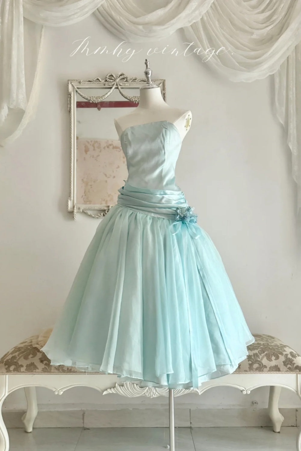 Robe de soirée bustier en satin vert menthe, longueur thé NV6544