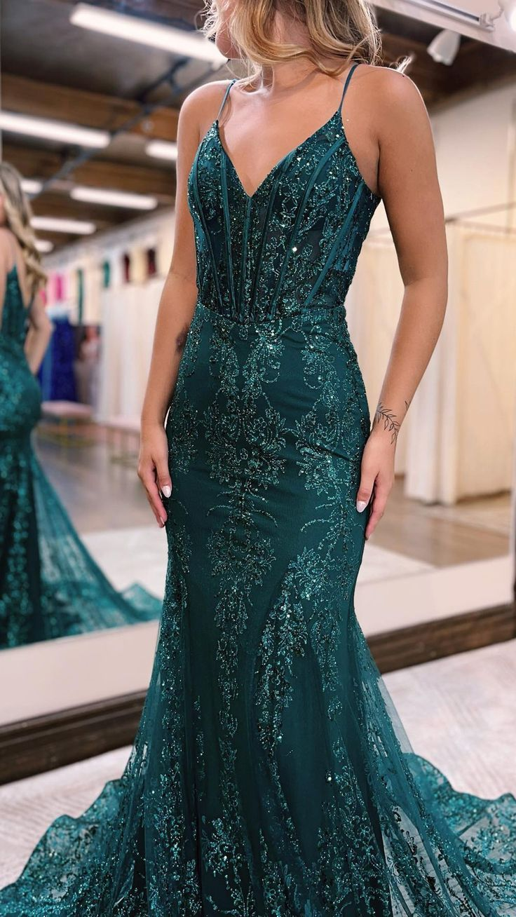 Sexy V-Neck Sequins Appliques Sparkly Mermaid Prom Dress nv739